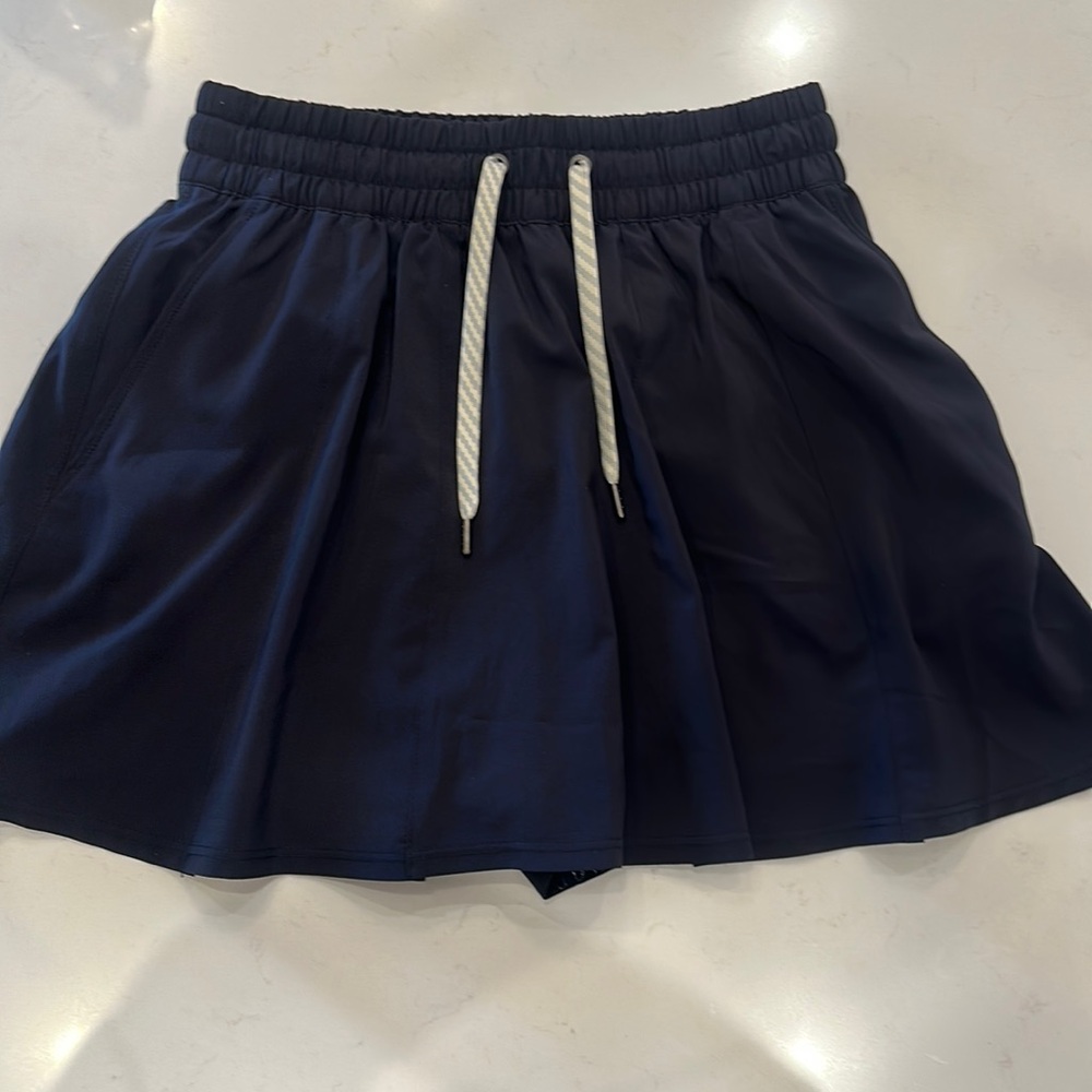 Women’s Vuori Clementine Skirt with performance lining shorts